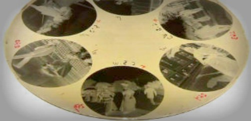Eine Collage aus mehreren runden Schwarz-Weiß-Fotografien auf einem hellen Hintergrund, die verschiedene Szenen mit Menschen und Gebäuden zeigen.